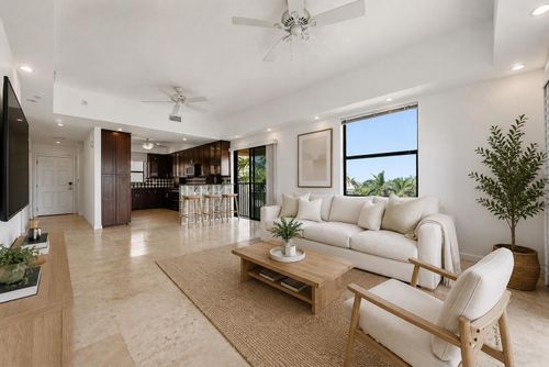501-1640 Presidential Way, West Palm Beach, FL, 33401-1859 | Card Image