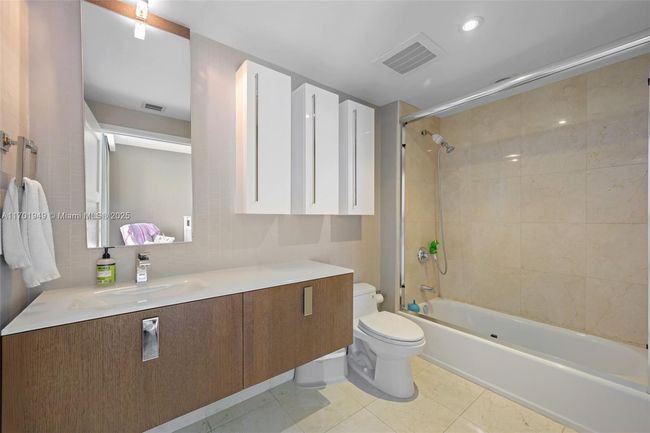 APT-1012 - 19400 Turnberry Way, Condo with 3 bedrooms, 3 bathrooms and null parking in Aventura FL | Image 11