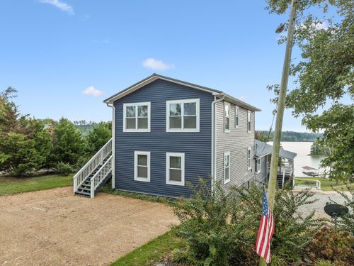 824 Driftwood Dr, Lobelville, TN, 37097-4239 | Card Image