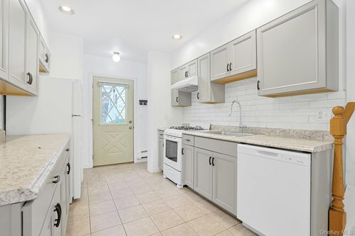 27 Leroy Ave, Valhalla, NY, 10595-1468 | Card Image