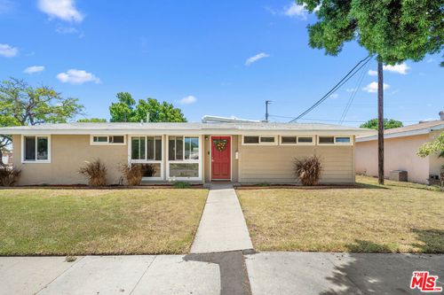 3490 E La Jara St, Long Beach, CA, 90805-3847 | Card Image