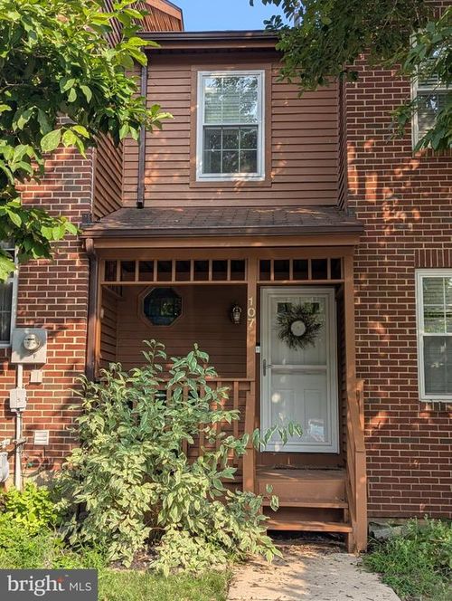 107 Iron Bark Ct, COLLEGEVILLE, PA, 19426-2975 | Card Image