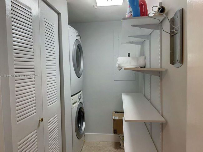 APT-1003 - 17555 Atlantic Blvd, Condo with 2 bedrooms, 2 bathrooms and null parking in Sunny Isles Beach FL | Image 22