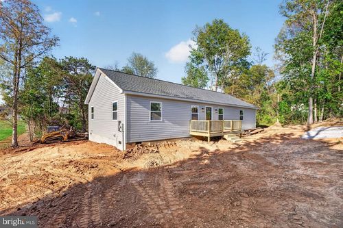 16945 E Prospect Ave, Elkton, VA, 22827-1678 | Card Image