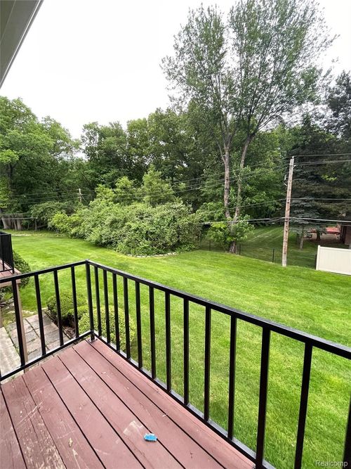 apt-3-7550 Woodview St, Westland, MI, 48185-5926 | Card Image