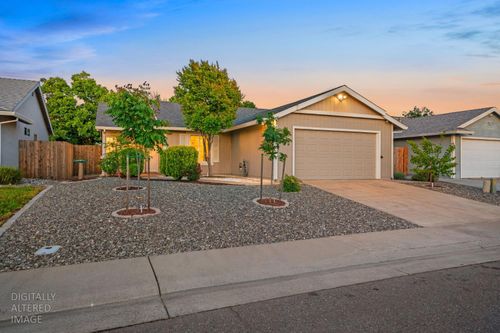 8163 Morgan Hill Way, Sacramento, CA, 95828-6365 | Card Image