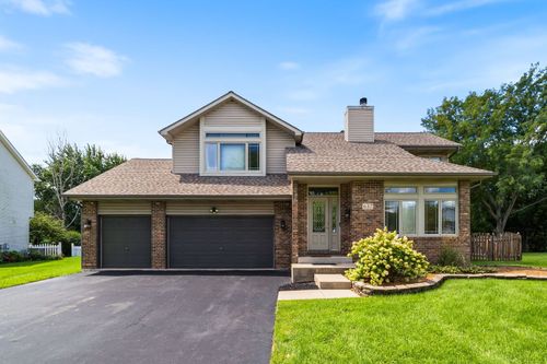 637 Otter Way, Oswego, IL, 60543-7104 | Card Image