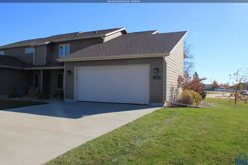 200 Prairie Bluff Dr, Sergeant Bluff, IA, 51054-2500 | Card Image