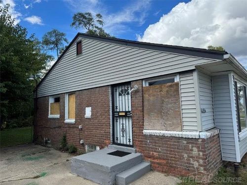 19961 Greenfield Rd, Detroit, MI, 48235-1802 | Card Image