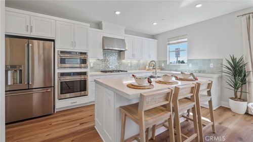 693 Guy Turner Dr, Camarillo, CA, 93010-7898 | Card Image