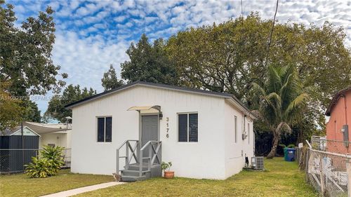 3176 Nw 59th St, Miami, FL, 33142-2103 | Card Image