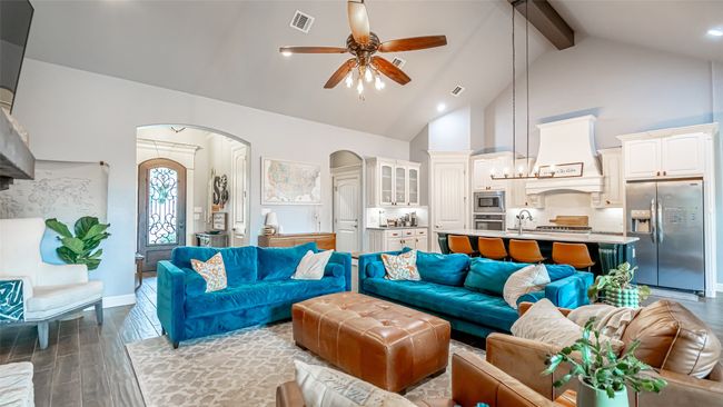 1302 Joshua Way, House other with 4 bedrooms, 3 bathrooms and null parking in Granbury TX | Image 7