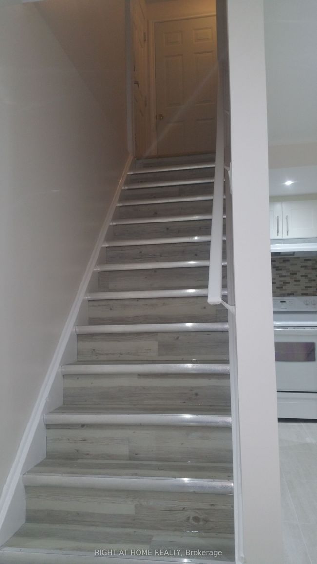 BSMNT - 957 Asleton Blvd, House other with 2 bedrooms, 1 bathrooms and 1 parking in Milton ON | Image 15