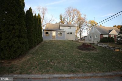 351 W Signal Hill Road, House other with 3 bedrooms, 2 bathrooms and null parking in KING OF PRUSSIA PA | Image 2