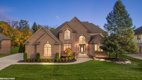 63142 Turnberry Way, Washington Township, MI, 48095-2830 | Card Image