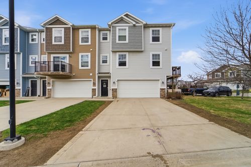 235 Burr Oak Ct, Norwalk, IA, 50211-0006 | Card Image