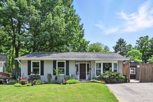 18 Inglewood Crt, Grimsby, ON, L3M4S2 | Card Image