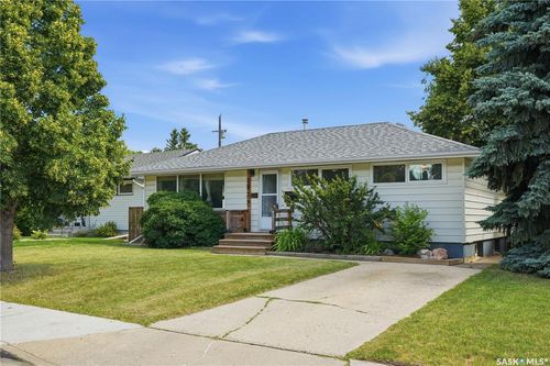 2325 Dufferin Ave, Saskatoon, SK, S7J1C1 | Card Image