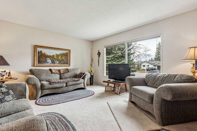 201 11 Ave Sw, House other with 4 bedrooms, 2 bathrooms and 4 parking in High River AB | Image 9