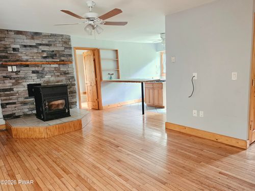 143 S Nichecronk Rd, Dingmans Ferry, PA, 18328-3166 | Card Image