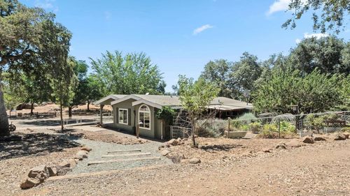 25218 Black Canyon Rd, Santa Ysabel, CA, 92070-9607 | Card Image