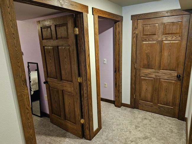 Hallway/Bedrooms | Image 32