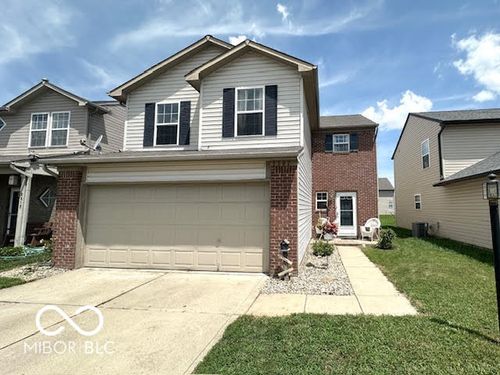 2302 Middle View Dr, Columbus, IN, 47201-1427 | Card Image