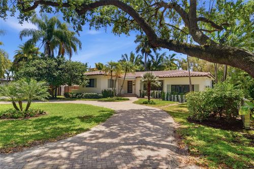 1020 Ne 98th St, Miami Shores, FL, 33138-2506 | Card Image