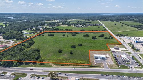 81 Charles F Cooper Memorial Dr, Sulphur, OK, 73086-9433 | Card Image