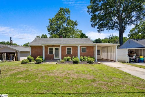 104 Cox Dr, Belton, SC, 29627-1516 | Card Image