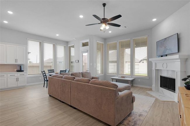 5122 Walnut Grove Ln, House other with 4 bedrooms, 3 bathrooms and 2 parking in Manvel TX | Image 16