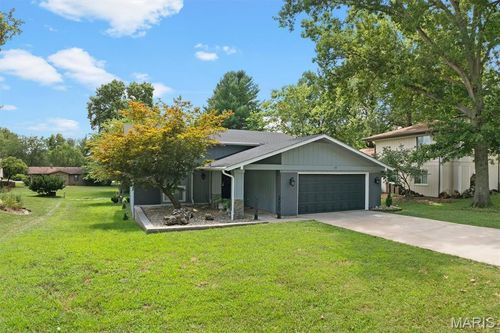 77 S Meadow Ln, Glen Carbon, IL, 62034-2763 | Card Image