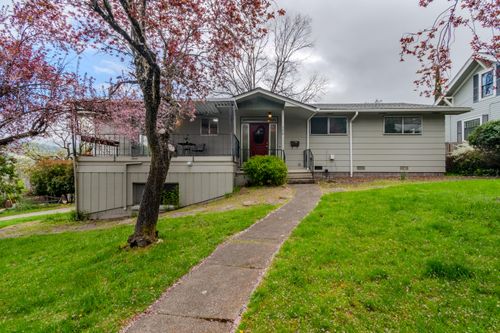 390 Morton St, Ashland, OR, 97520-3048 | Card Image