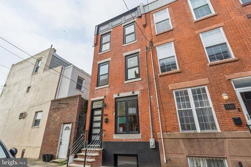 1106 Titan St, PHILADELPHIA, PA, 19147-5002 | Card Image