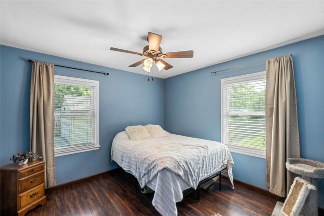 1034 66 Th St, Home with 4 bedrooms, 3 bathrooms and null parking in Windsor Heights IA | Image 19