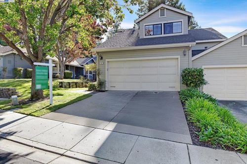 600 Praderia Cir, Fremont, CA, 94539-6316 | Card Image