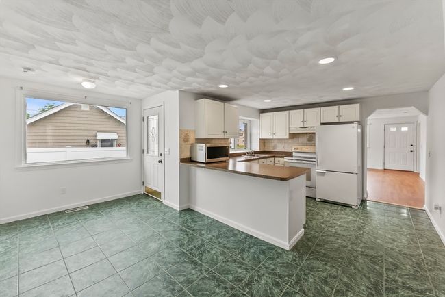 76 Choctaw Dr, House other with 3 bedrooms, 1 bathrooms and 3 parking in Buzzards Bay MA | Image 15