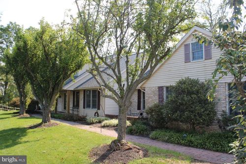 250 Indian Ln, BOYERTOWN, PA, 19512-8644 | Card Image