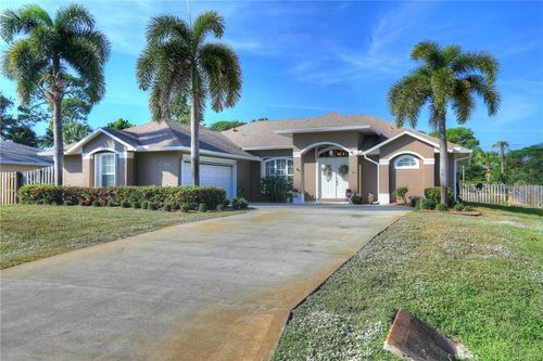 638 Sembler St, SEBASTIAN, FL, 32958-4474 | Card Image