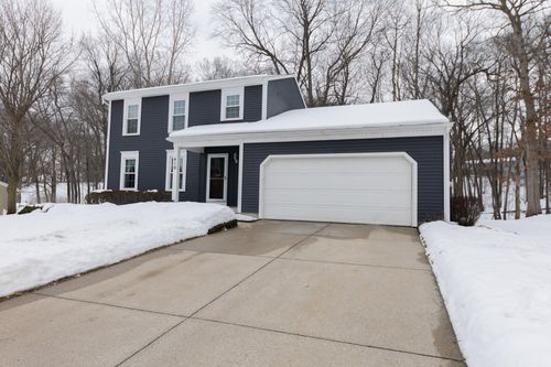 410 Adaway Ave Se, Ada, MI, 49301-7834 | Card Image