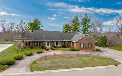 2817 E Prestwick Rd, Winona Lake, IN, 46590-8912 | Card Image