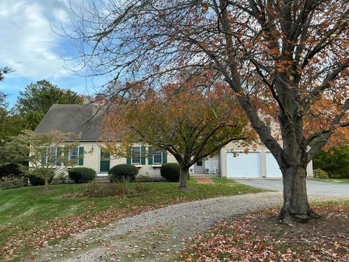 544 Cotuit Rd, Marstons Mills, MA, 02648-1582 | Card Image