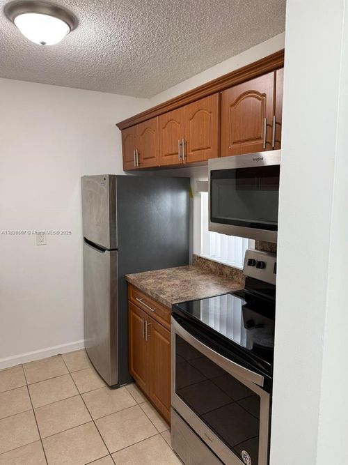 apt-105-8560 N Sherman Cir, Miramar, FL, 33025-2159 | Card Image