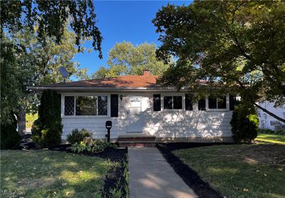 Lovely house, great curb appeal | Image 2