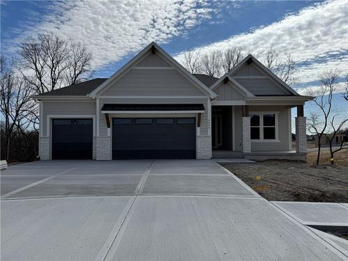 4800 Nw Huonker Ct, Riverside, MO, 64150-0001 | Card Image