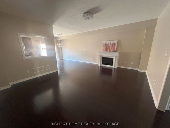 60 Zachary Pl, House attached with 4 bedrooms, 3 bathrooms and 2 parking in Vaughan ON | Image 7