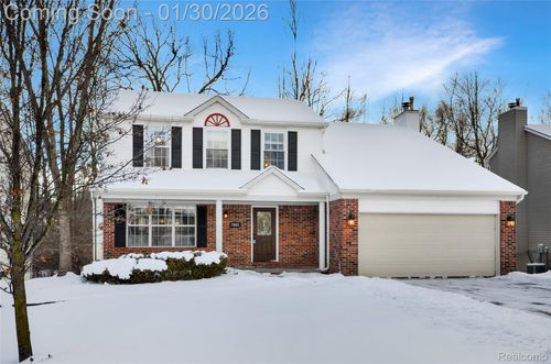 1041 Walloon Ct, Lake Orion, MI, 48360-1325 | Card Image