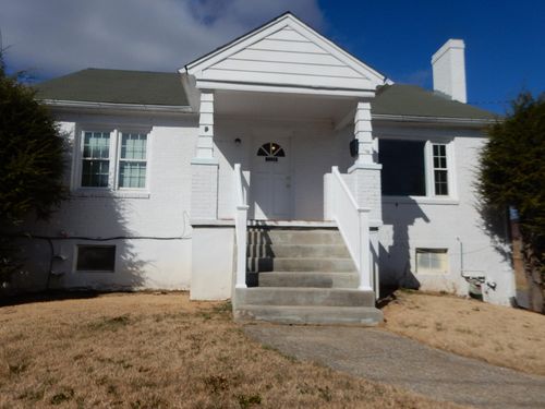1228 E Washington Ave, Vinton, VA, 24179-1818 | Card Image