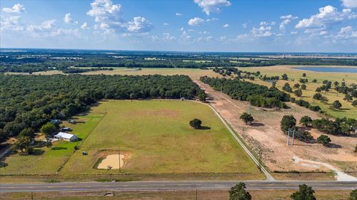 169 Fm 712, Lott, TX, 76656-3760 | Card Image