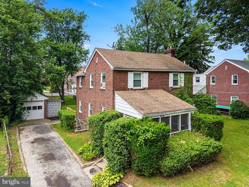 204 N Woodlawn Ave, ALDAN, PA, 19018-3923 | Card Image
